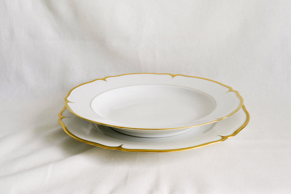 Scalloped Gold Rimmed Dinner Plate