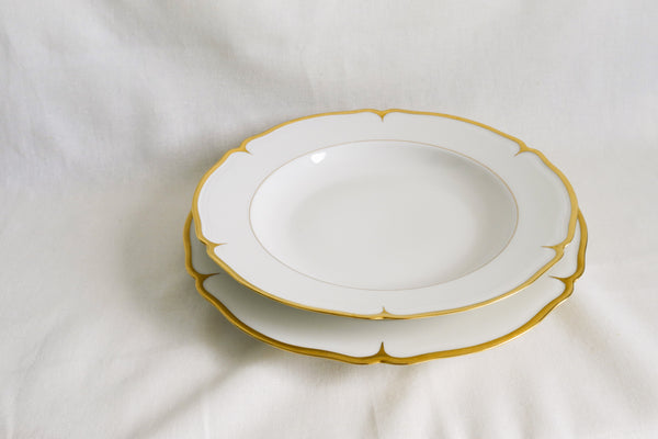 Scalloped Gold Rimmed Dinner Plate