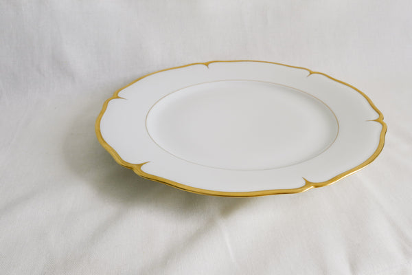 Scalloped Gold Rimmed Dinner Plate