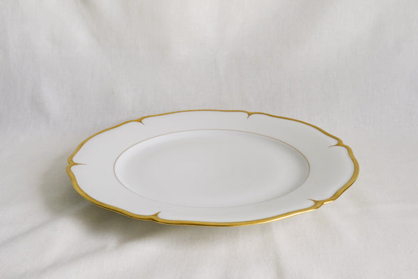 Scalloped Gold Rimmed Dinner Plate