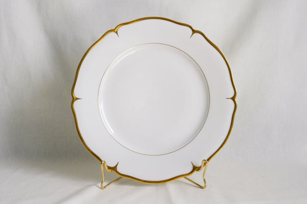 Scalloped Gold Rimmed Dinner Plate