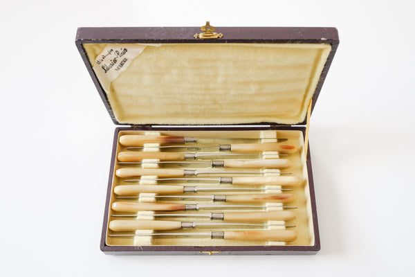 Horn Table Knives Set