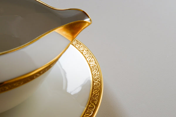 Incrustation Sauce Boat