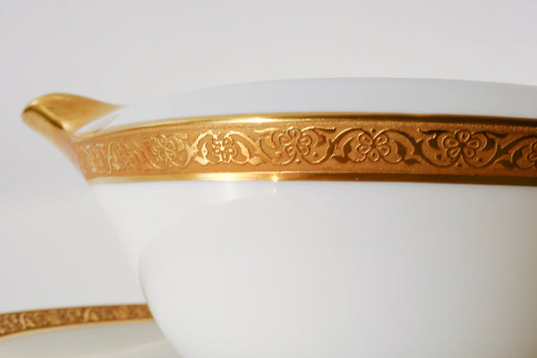 Incrustation Sauce Boat