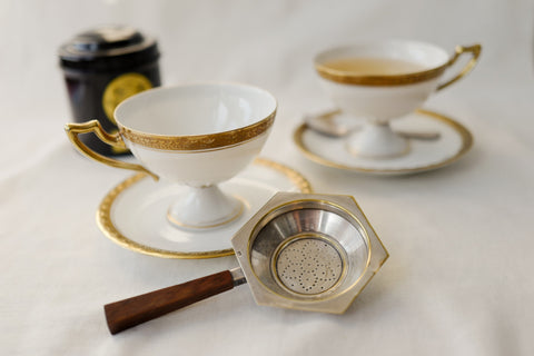 Art Déco Design Powdered Sugar Sifter / Tea Strainer